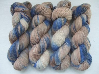 M9 (100% Merino wool yarn)