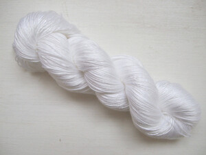 SB10 (Silk 70% / Bamboo 30%), 50g