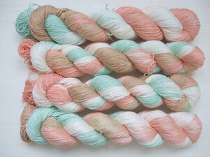 DT13 (Hand dyed, Silk 70% / Bamboo 30%)