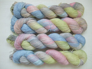 DT15 (Hand dyed, Silk 70% / Bamboo 30%)