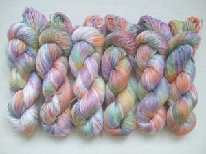 DT9 (Hand dyed, Silk 70% / Bamboo 30%), 50g