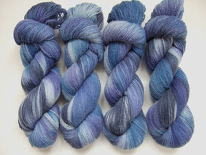 MW9 (100% Merino wool yarn)