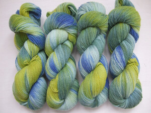 MW12 (100% Merino wool yarn)