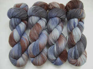 MW16 (100% Merino wool yarn)