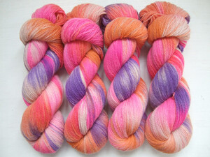MW17 (100% Merino wool yarn)