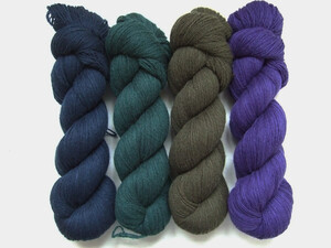 MW23 (100% Merino wool yarn), 400g (4 skeins X 100g)