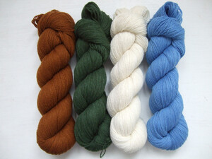 MW29 (100% Merino wool yarn), 400g (4 skeins X 100g)