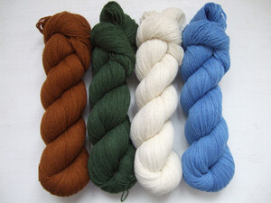 MW34 (100% Merino wool yarn), 400g (4 skeins X 100g)