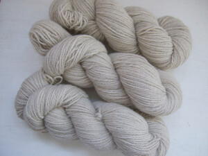 D35 (70% Dog wool / 30% Sheep wool) (215g, 200g, 212g, 165g, 215g)