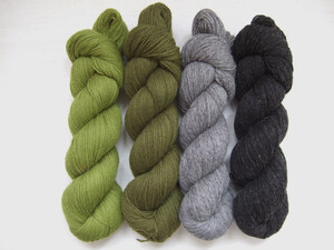 MW35 (100% Merino wool yarn), 400g (4 skeins X 100g)