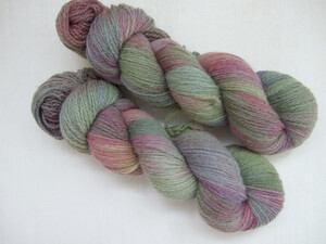 BS31 (Hand dyed 100% Wool yarn)